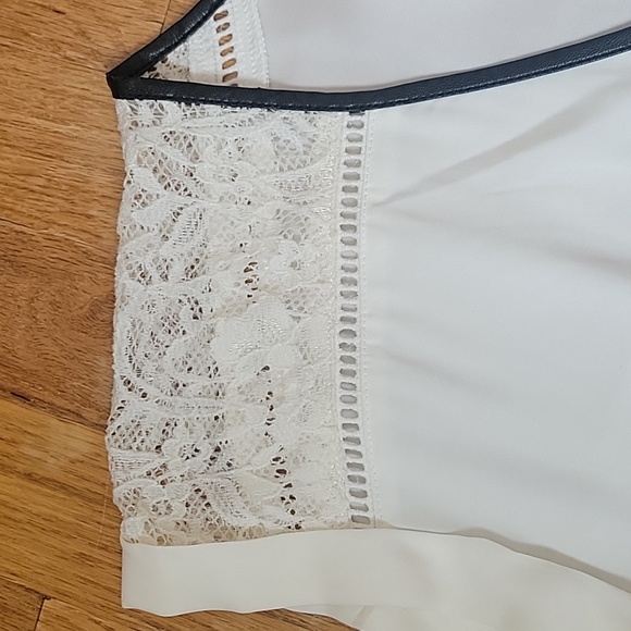 Express Blouses - Picture 5 of 12